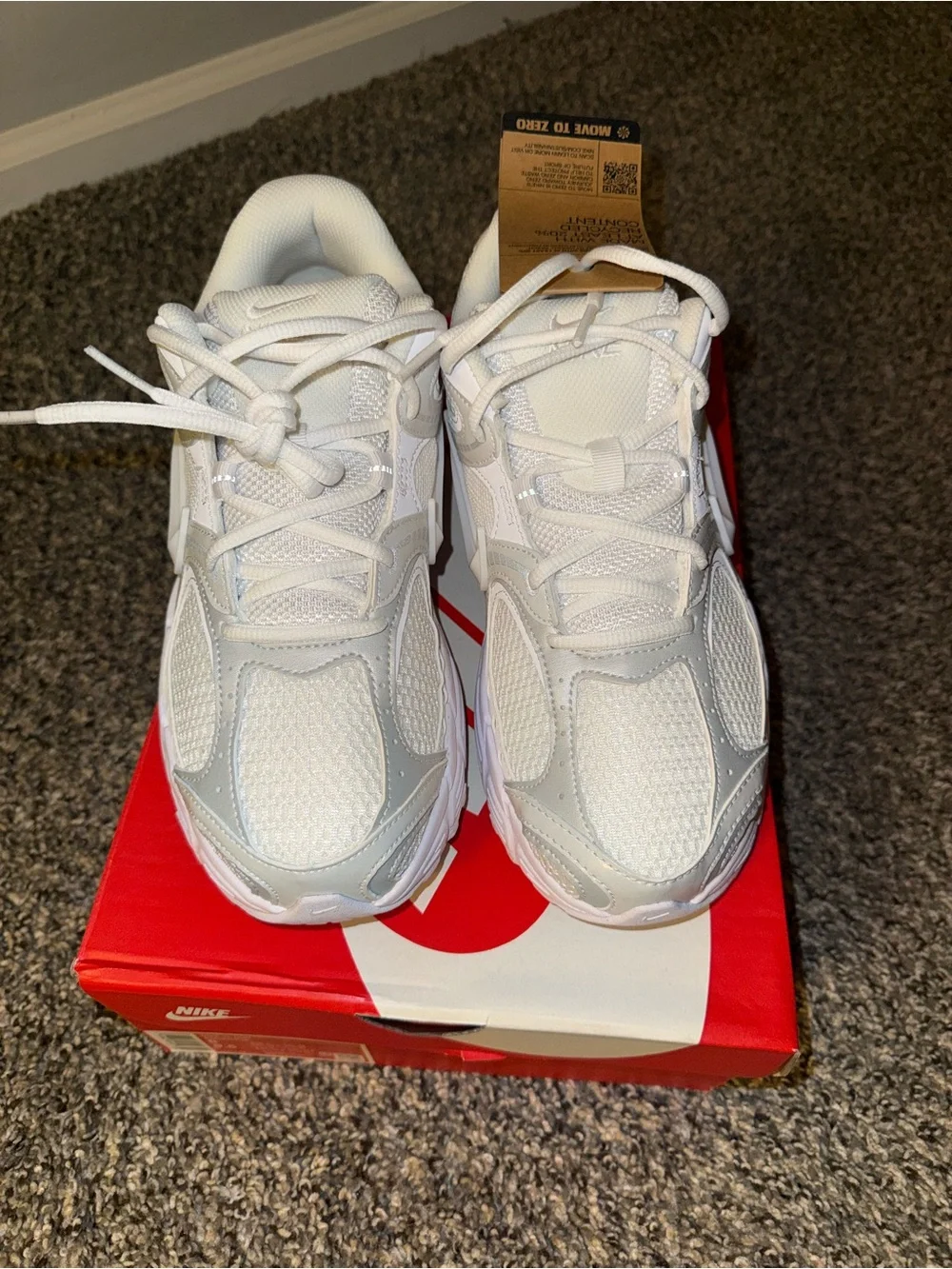 Nike V5 RNR - White Reflective Sneak